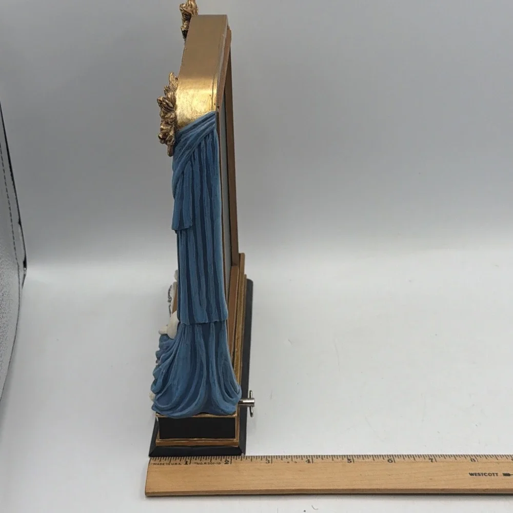 San Francisco Music Box mirror silhouette
